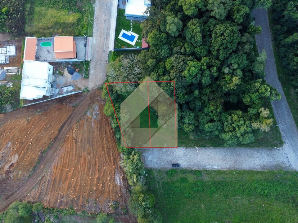 TERRENO 850M²